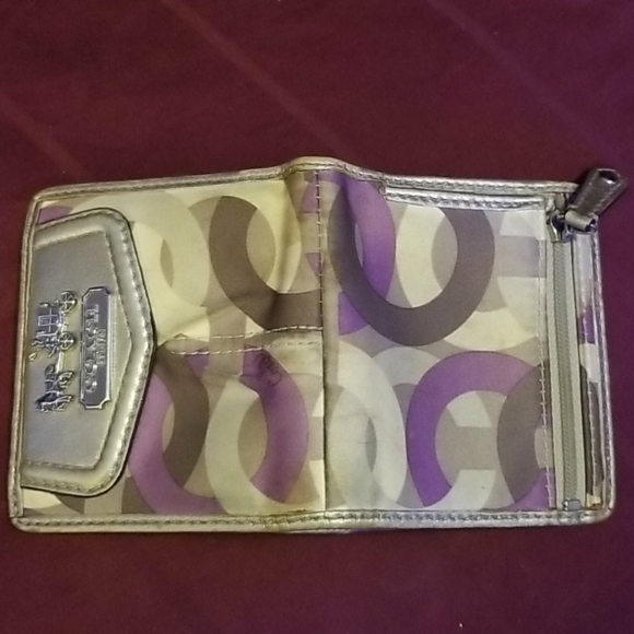 Coach Wallet - Picture 4 of 4